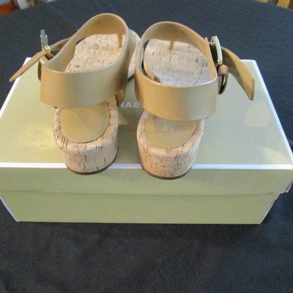 Michael Kors Leather London Thong Ladies size 7.5 NWT - Picture 6 of 16